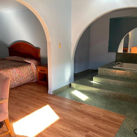 Full Moon Inn Huntington Park Luaran gambar