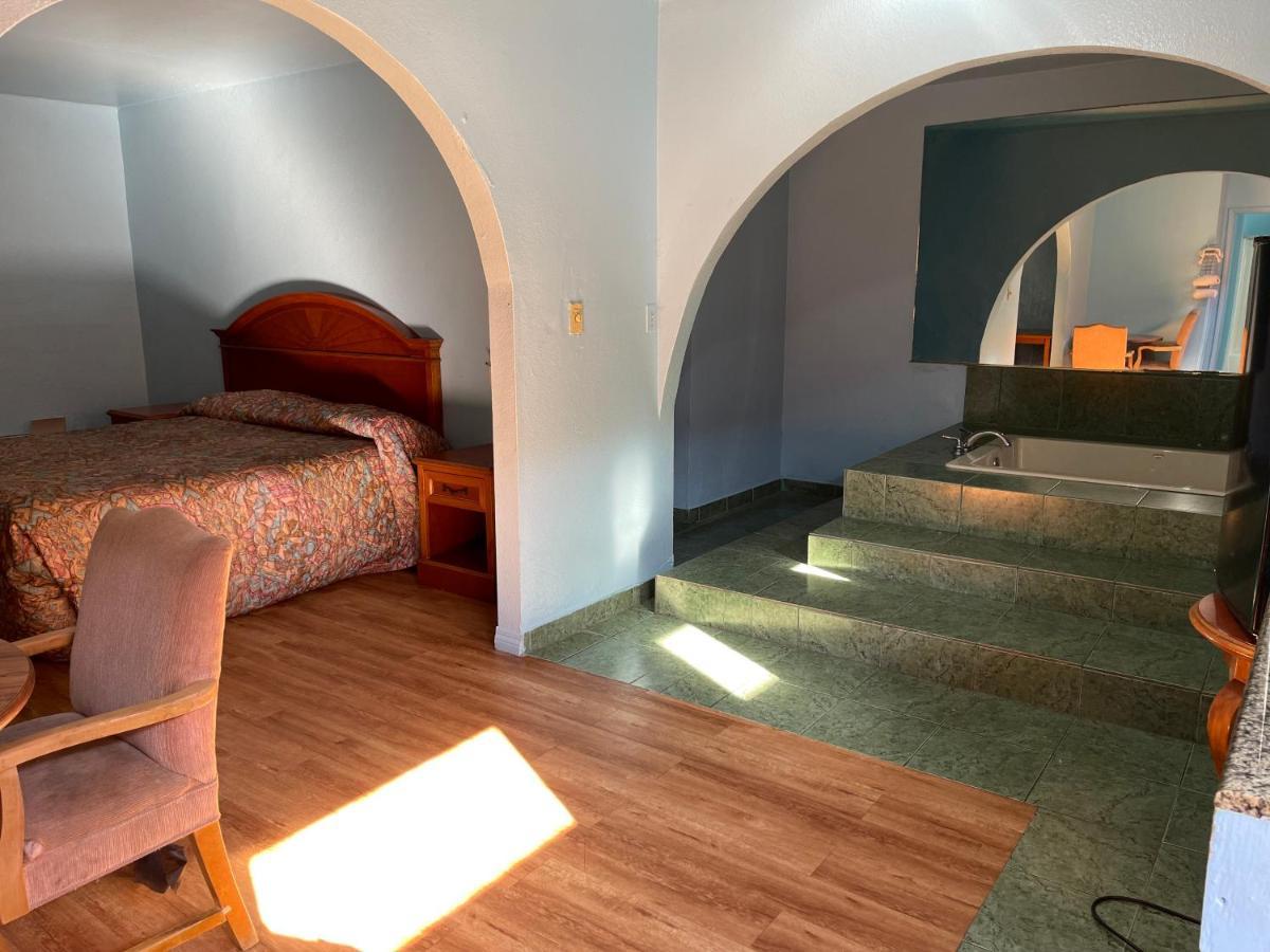 Full Moon Inn Huntington Park Luaran gambar