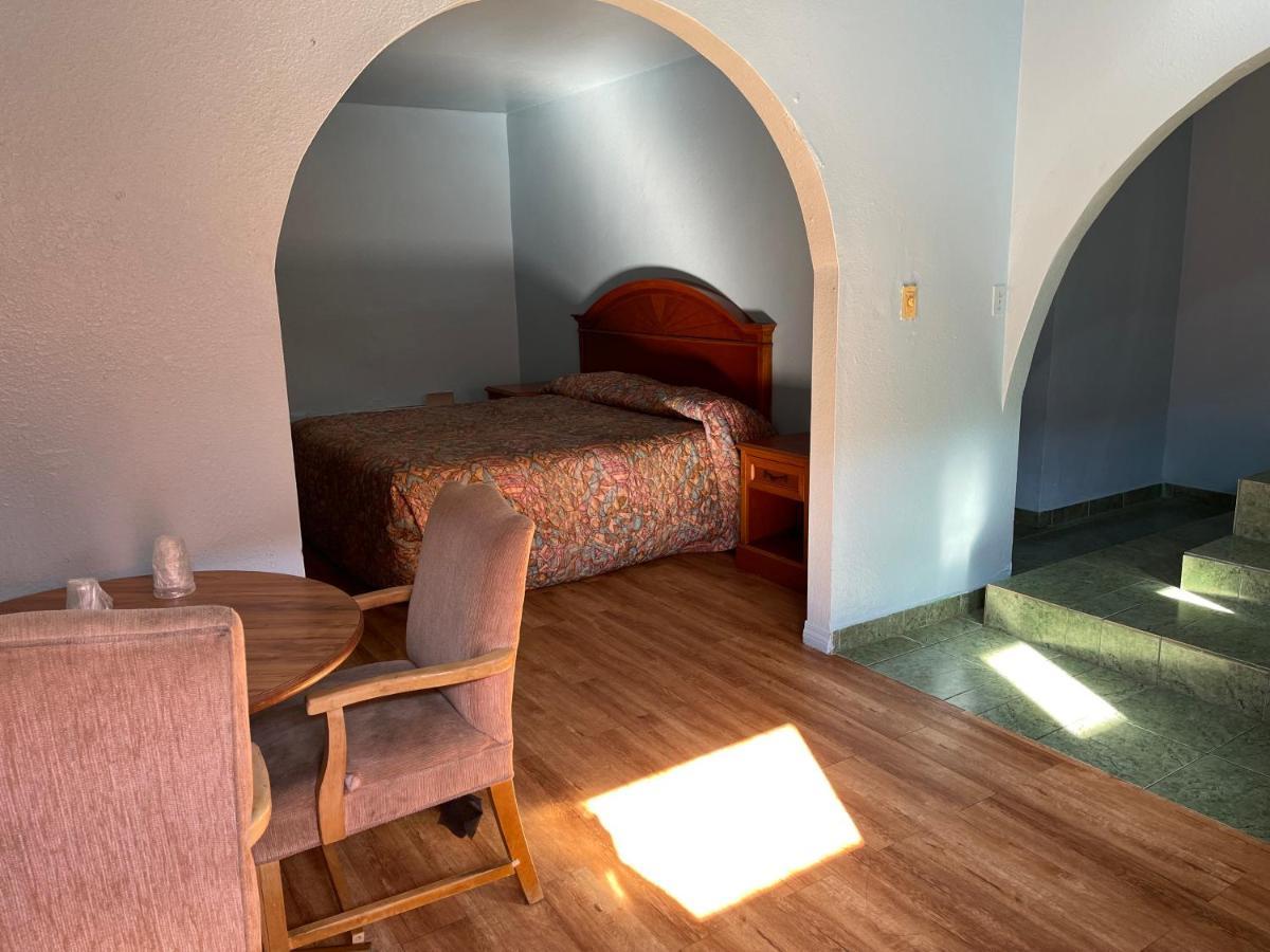 Full Moon Inn Huntington Park Luaran gambar